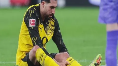 “4月1日NBA常规赛：火箭挑战湖人，詹姆斯精彩集锦回顾”